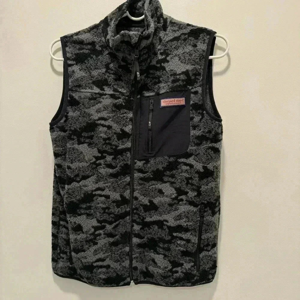 Vineyard Vines Camo Sherpa Boys Vest L